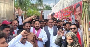 162 करोड़ के बकाये पर किसानों की हुंकार, ज्ञापन लेने तहसील में नहीं मिला अधिकारी।
