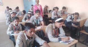 बिसौली: एसडीबी पब्लिक स्कूल में बुजुर्गों के नाम बच्चों ने लिखे भावुक खत, लिया सम्मान का संकल्प। 