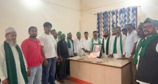 महेंद्र सिंह टिकैत की पुण्यतिथि पर किसानों ने दी श्रद्धांजलि, संघर्ष की राह पर चलने का लिया संकल्प।