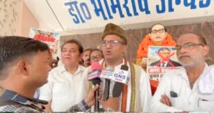 चुनाव आयोग के खिलाफ कांग्रेस का पैदल मार्च, पुतला फूंकने का प्रयास।