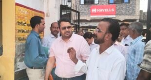 सुजाबलपुर स्कूल में कम उपस्थिति पर सख्त हुए विशेष सचिव, अभियान चलाने के निर्देश।