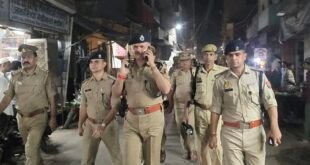 दशहरा पर्व को लेकर एसपी ओपी सिंह ने किया पैदल गश्त, सुरक्षा व्यवस्था का लिया जायजा।