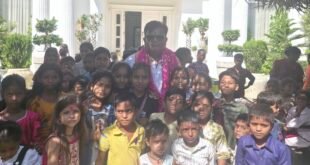 महानवमी पर विधि-विधान से की पूजा-अर्चना, परिवार ने लिया कन्याओं का आशीर्वाद।