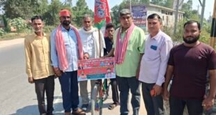 गंजडुंडवारा में PDA साइकिल यात्रा का स्वागत, अब्दुल हफीज गांधी ने दीं शुभकामनाएं।