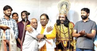 हसीब खान ने चिरकुटिया पहुंचकर दीं नवरात्रि और दशहरे की शुभकामनाएं, भाईचारे का दिया संदेश।
