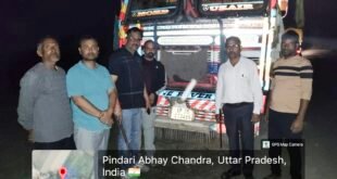 आधी रात बॉर्डर पर एसडीएम की दबिश, बिना परमिट और ओवरलोड ट्रक पकड़ा।