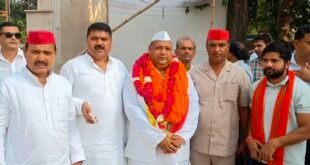 सपा प्रत्याशी दानिश अख्तर ने दाखिल किया नामांकन, नेताओं और कार्यकर्ताओं ने किया शक्ति प्रदर्शन।